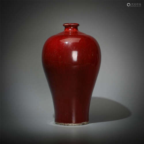 清中期 红釉梅瓶