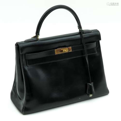 A Ladies Hermes Kelly Bag