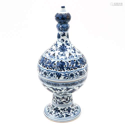 A Blue and White Covered Censer