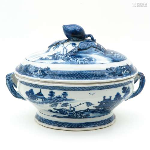 A Blue and White Tureen