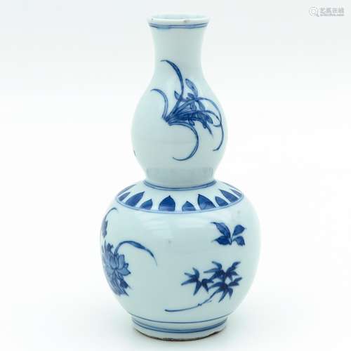 A Blue and White Double Gourd Vase