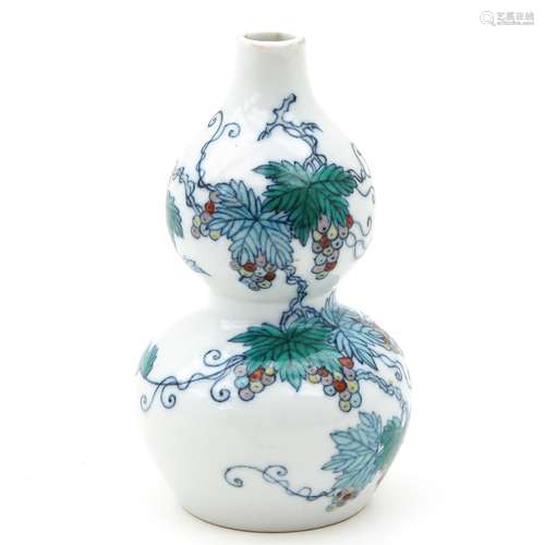 A Small Doucai Double Gourd Vase