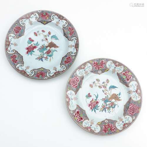 A Pair of Tobacco Leaf Decor Chargers
