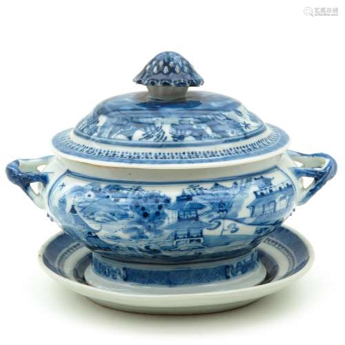 A Small Blue and White Tureen