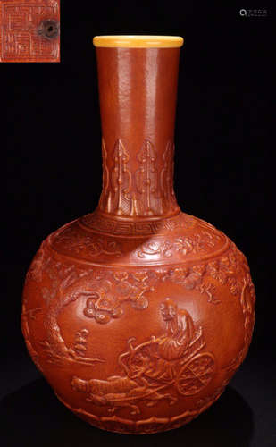 A FIGURE STORY PATTERN GOURD VASE