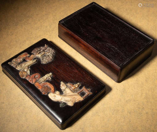 A ZITAN WOOD WITH GEM FIGURE PATTERN BOX