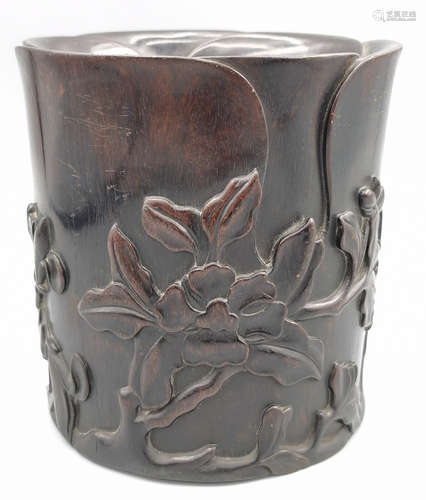 A ZITAN WOOD CARVED FLORAL PATTERN BRUSH POT