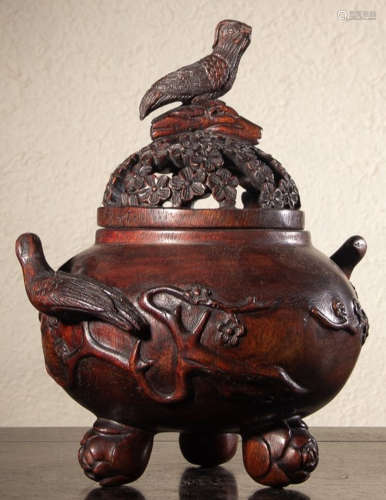A CHENXIANG WOOD CARVED FLOWER PATTERN CENSER