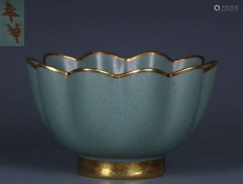 A RUYAO GLAZE WRAPPED GOLD LOTUS SHAPE BOWL