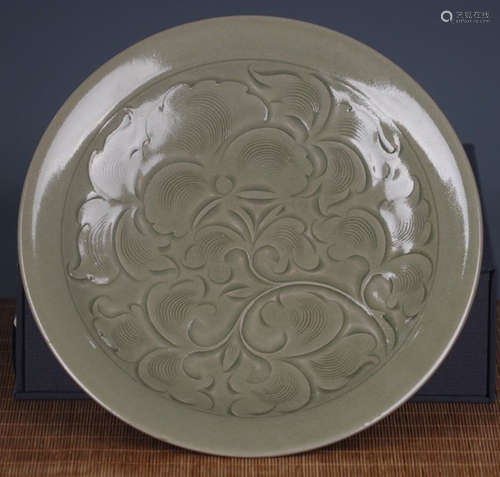 A YAOZHOU YAO GLAZE FLOWER PATTERN PLATE