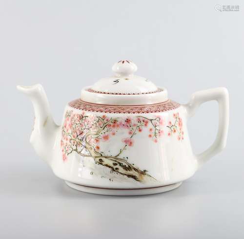 Famille rose teapot