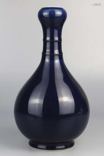 Blue glaze garlic vase