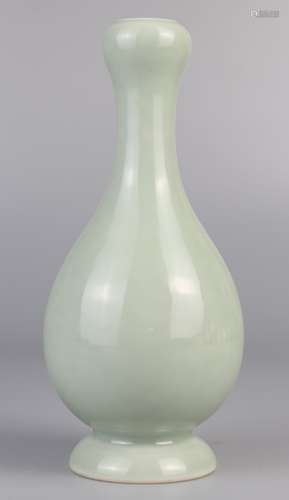 Bean green glaze garlic bottle