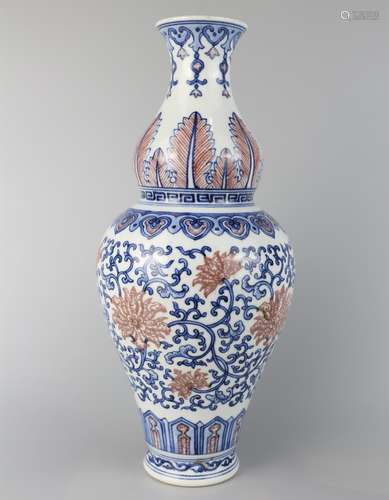 Blue and white red gourd bottle with glaze