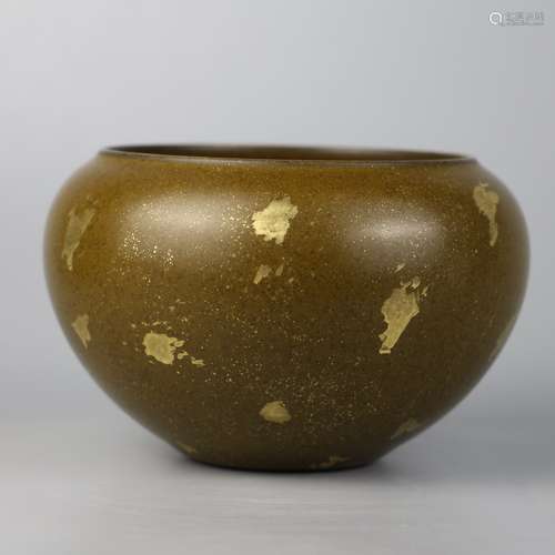 Golden pot furnace with tea powder glaze