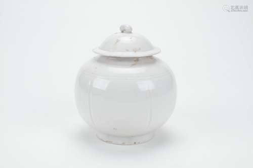 White Glazed Porcelain Covered Pot