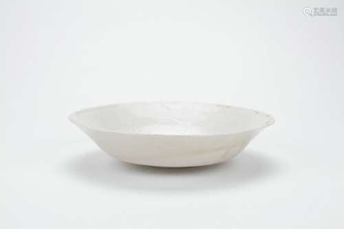 White Glazed Porcelain Carved Flower Dish