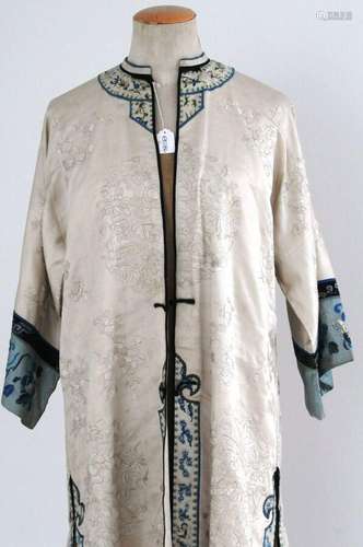 Rare antique  bright silk robe, China, late Qing-Dynasty