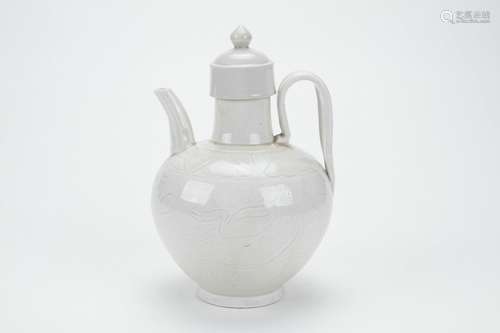 White Glazed Porcelain Pot