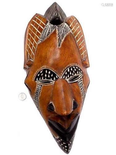 VINTAGE AFRICAN CARVED MASK