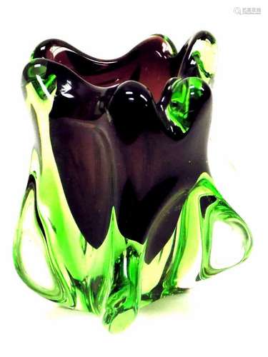 MIDCENTURY MODERN GREEN & PURPLE ART GLASS VASE