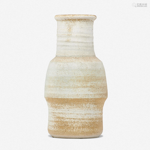 Karen Karnes, vase