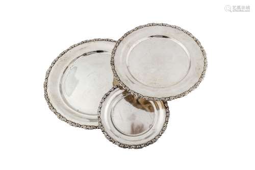 A graduated set of three mid-20th century Egyptian 900 standard silver serving dishes, Cairo circa
