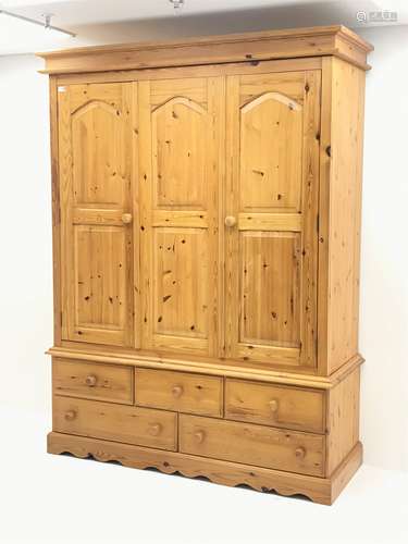 Solid pine triple wardrobe with five drawers, W161cm, H211cm, D59cm