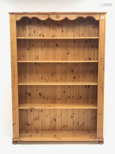 Large pine open bookcase fitted with four fixed shelves, W137cm, H189cm, D31cm