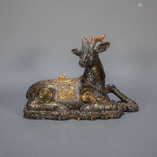 CHINESE ANCIENT GLASS GILT DEER