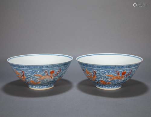 A PAIR OF ANCIENT CHINESE FAMILLE ROSE BOWLS