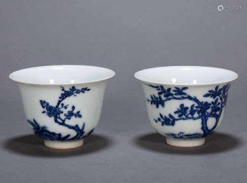 A PAIR OF ANCIENT CHINESE BLUE AND WHITE CUPS