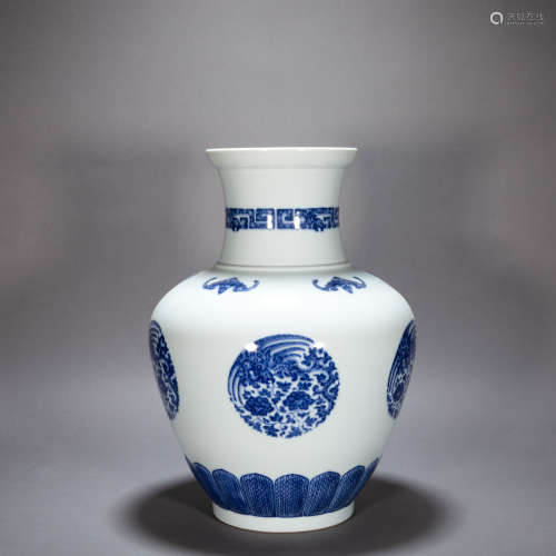 ANCIENT CHINESE BLUE AND WHITE BOTTLLE