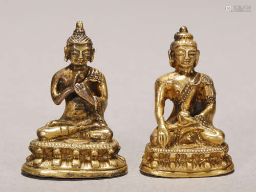 Qing Dynasty - Pair of Gilt Buddha Statue