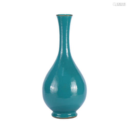 Qing Dynasty - Green Glaze Vase