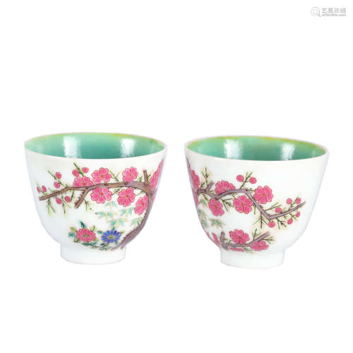 Qing Dynasty - Pair of Colored Cups