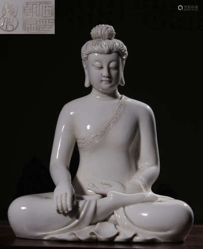 A DEHUA WHITE PORCELAIN SAKYAMUNI BUDDHA STATUE