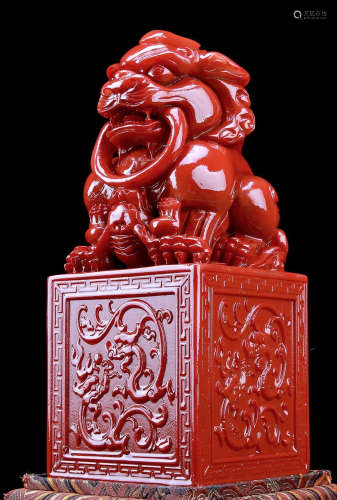 A SOAPSTONE CARVED BEAST PATTERN SEAL