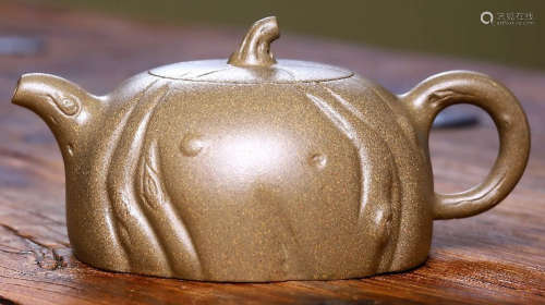 A ZISHA POT MADE BY MINXIANGJUN