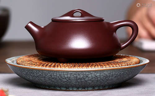 A ZISHA POT MADE BY ZHUANGQIFANG