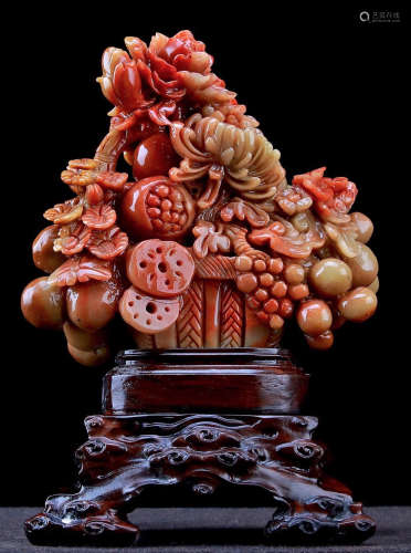 A SOAPSTONE CARVED FLOWER BUCKET ORNAMENT