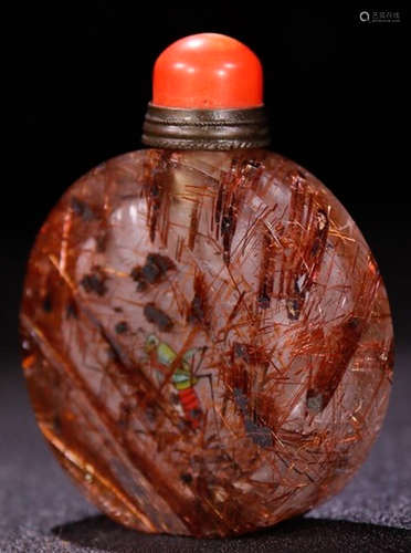 A GLASS CARVED CAELIFERA PATTERN SNUFF BOTTLE