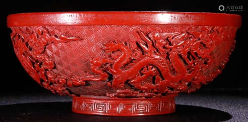 A RED LACQUER DRAGON PATTERN BOWL