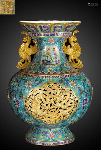 A CLOISONNE CASTED DRAGON PHOENIX PATTERN VASE