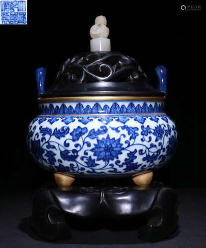 A BLUE&WHITE GLAZE FLOWER PATTERN CENSER