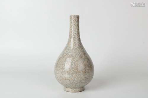 Ge-Type Glazed Porcelain Vase