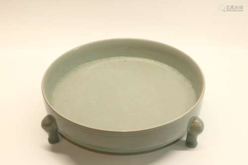 Celadon Glazed Porcelain Tripod Flat Plate