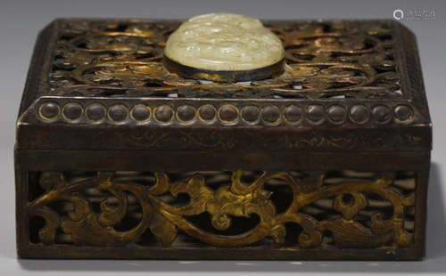 A GILT SILVER WITH HETIAN JADE DRAGON PATTERN BOX