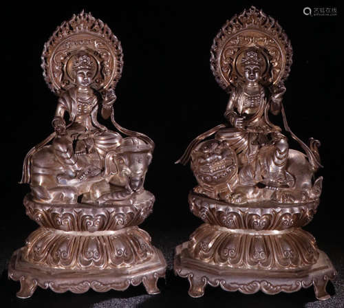 A SILVER CASTED BUDDHA SHAPE STATUE