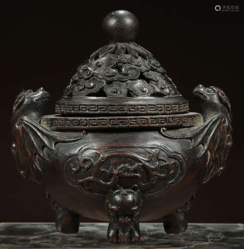 A CHENXIANG WOOD CARVED BAT PATTERN CENSER